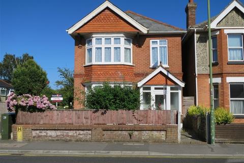 4 bedroom detached house to rent, Bengal Road, Winton, Bournemouth