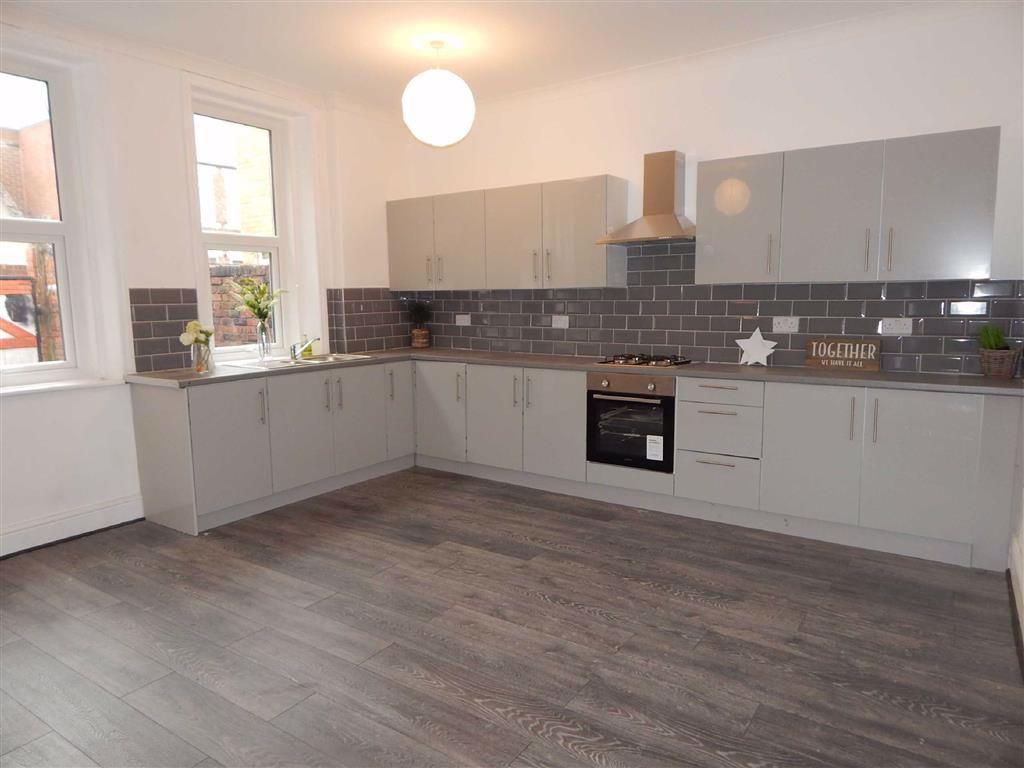 Ash Grove, Wallsend, Tyne & Wear, NE28 4 bed terraced house £134,950
