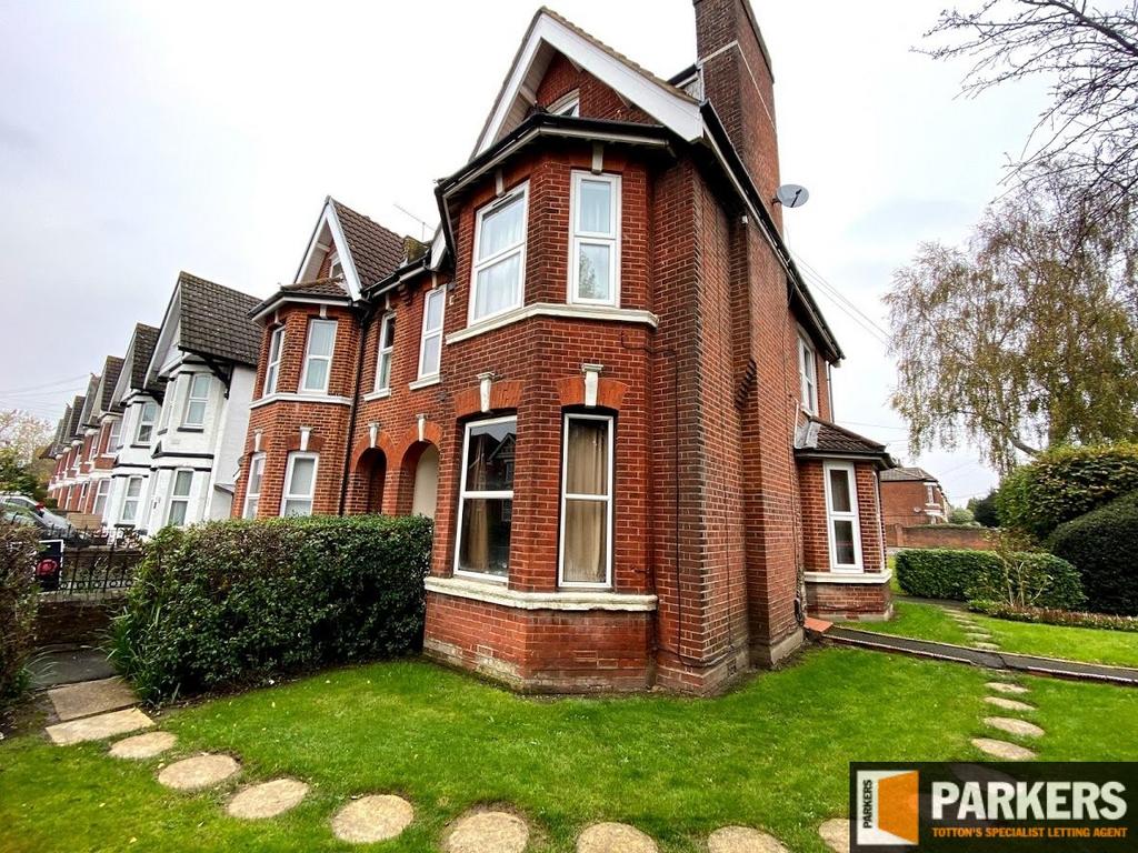 Howard Road, Shirley