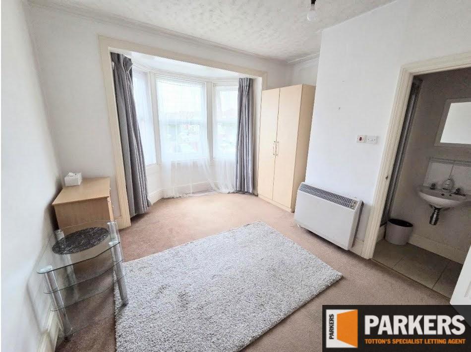 Howard Road, Shirley - View 2