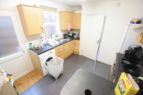 7 bedroom end of terrace house to rent - Erleigh Road, Reading