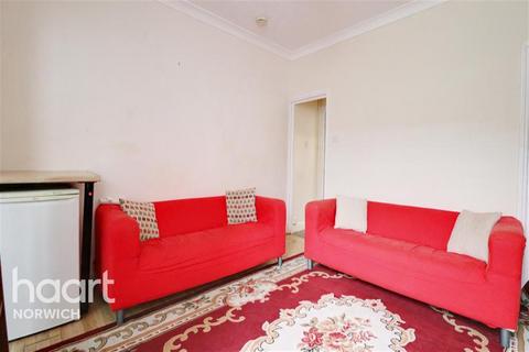 4 bedroom terraced house to rent, Gloucester Street, Golden Triangle