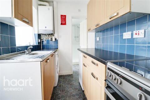 4 bedroom terraced house to rent, Gloucester Street, Golden Triangle