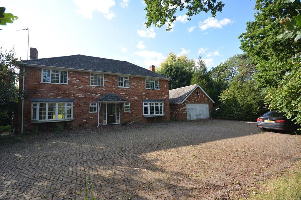 Main Road, Broomfield, Chelmsford, Essex, CM1 5 bed detached house £