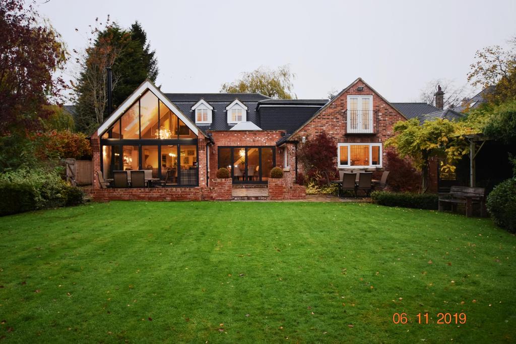 Broom Lane, Whickham, Newcastle Upon Tyne 5 bed house £975,000