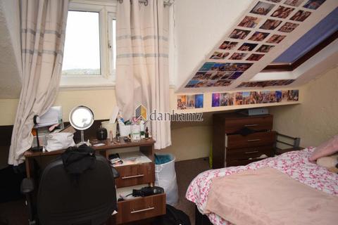 undefined, 68 Royal Park Avenue Hyde Park Leeds West Yorkshire