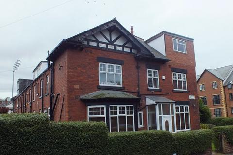 8 bedroom house to rent, 2 Estcourt Terrace Headingley Leeds West Yorkshire