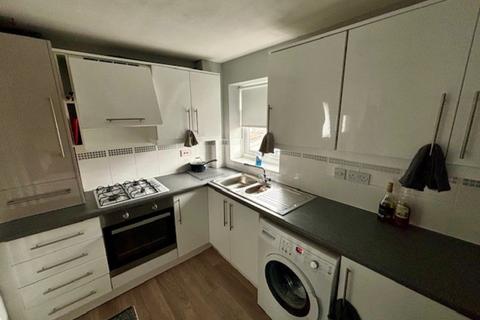 2 bedroom flat to rent, Newfields, Eccleston, St. Helens