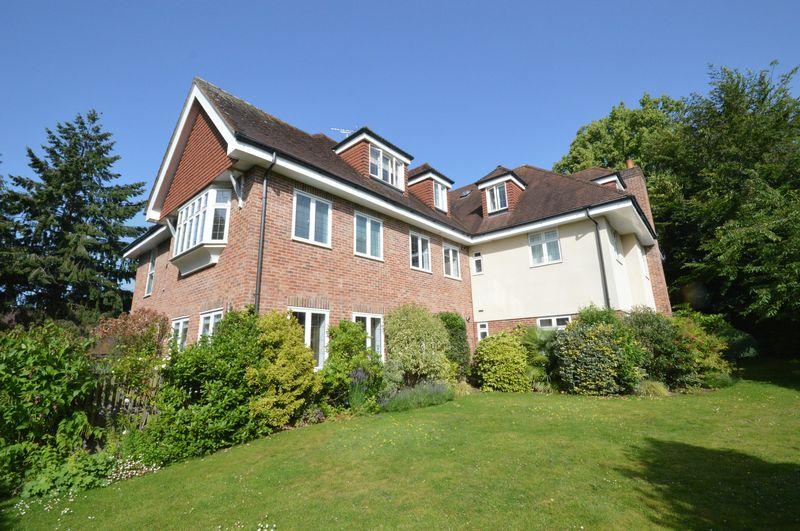 Crofton Manor,Derby Road, Haslemere 2 bed apartment £395,000
