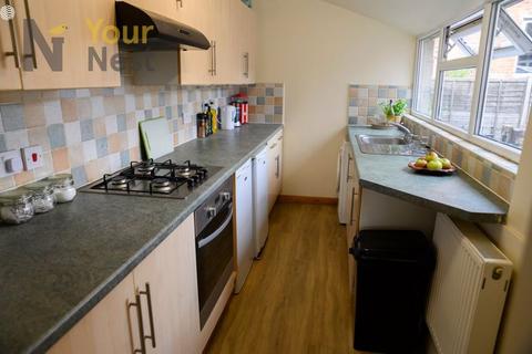 4 bedroom terraced house to rent, Broomfield Terrace. Headingley, Leeds, LS6 3DQ