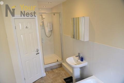 4 bedroom terraced house to rent, Broomfield Terrace. Headingley, Leeds, LS6 3DQ