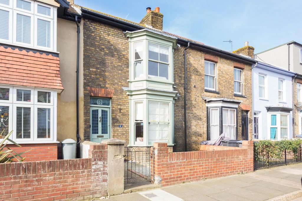 St. Andrews Road, Deal 3 bed terraced house £925 pcm (£213 pw)