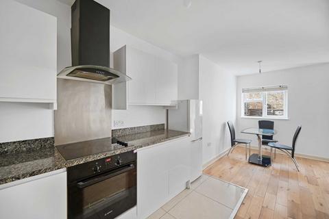 1 bedroom flat to rent, Uxbridge Road, Shepherds Bush London W12 0NP