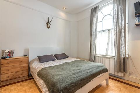 Studio to rent, Noel Road, Angel, Islington, London, N1