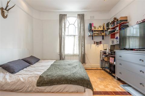 Studio to rent, Noel Road, Angel, Islington, London, N1