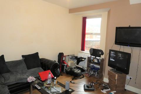 4 bedroom terraced house to rent, Hibbert Street, Rusholme, Manchester