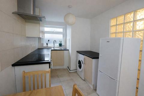 2 bedroom flat to rent, Nether Street, Finchley N12