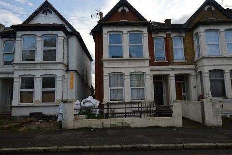 Studio for sale, York Road, Southend-on-Sea, Essex, SS1