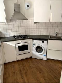 4 bedroom flat to rent, 2 West Jesmond Avenue