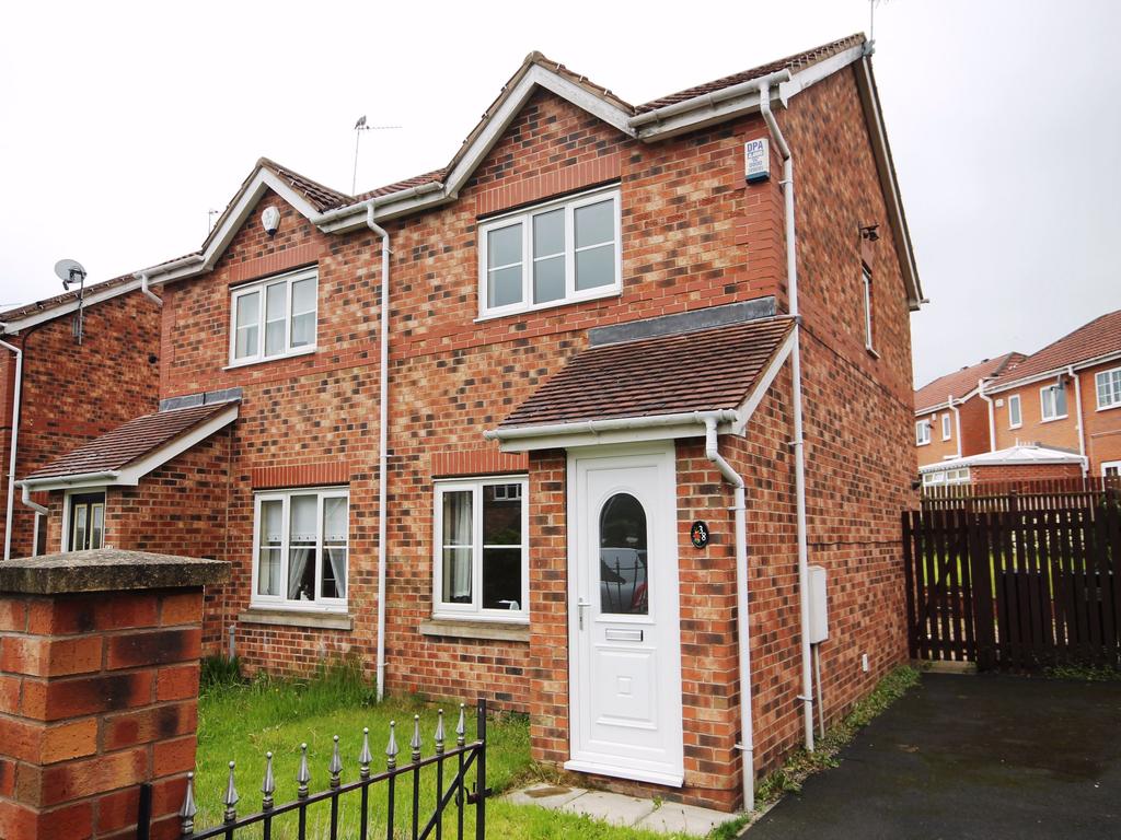 Wood Park View, Athersley North, Barnsley, S71 2 bed semidetached