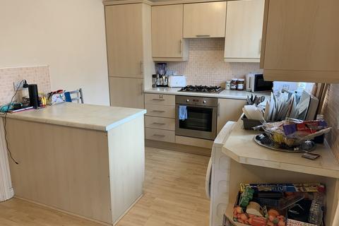 3 bedroom end of terrace house to rent, Emmendingen Avenue, Newark
