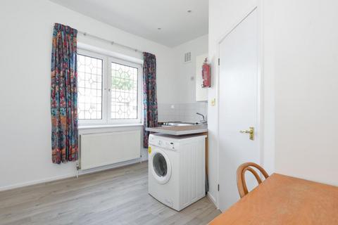 undefined, Station Road,  Finchley,  N3