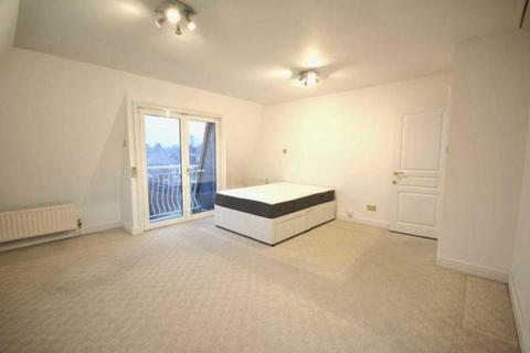 3 bedroom apartment to rent, Queens Road,  Hendon,  NW4