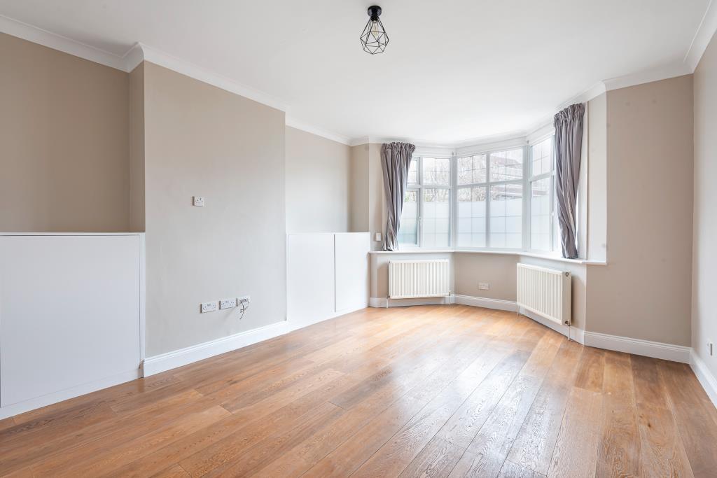 Cyprus Avenue, Finchley, N3 5 bed semidetached house £4,000 pcm (£