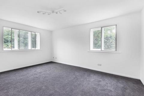 2 bedroom apartment to rent, Silver Birch Close,  Friern Barnet,  N11