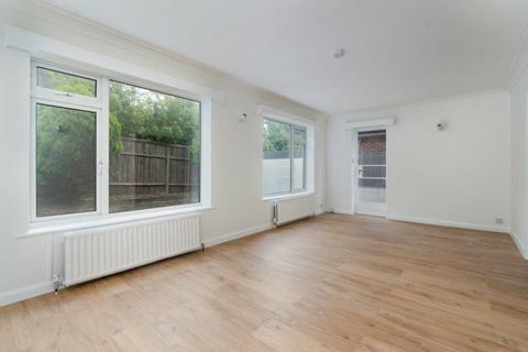 3 bedroom detached house to rent, Woodside Avenue,  Woodside Park,  N12