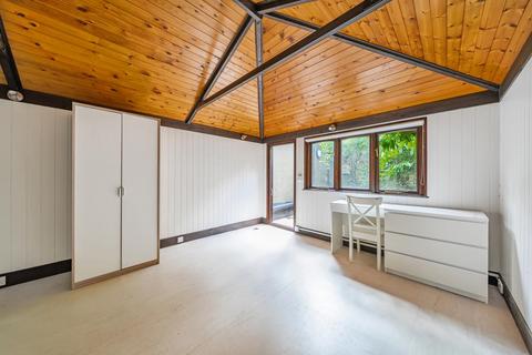 3 bedroom detached bungalow to rent, West Heath Road,  Hampstead,  NW3