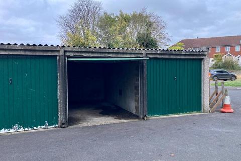 Garage to rent, London Road, Redhill