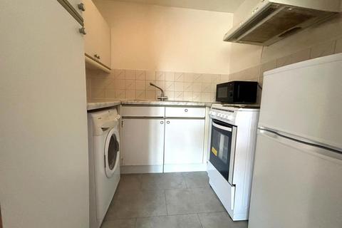 Studio to rent, Edgware,  London,  NW9