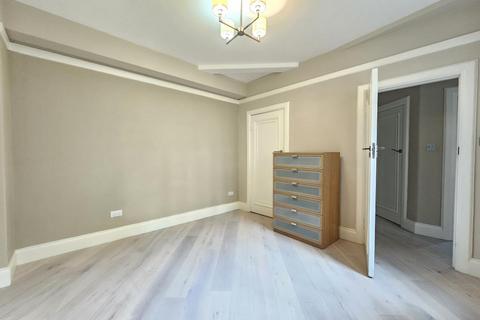 3 bedroom apartment to rent, Cropthorne Court,  Maida Vale,  W9