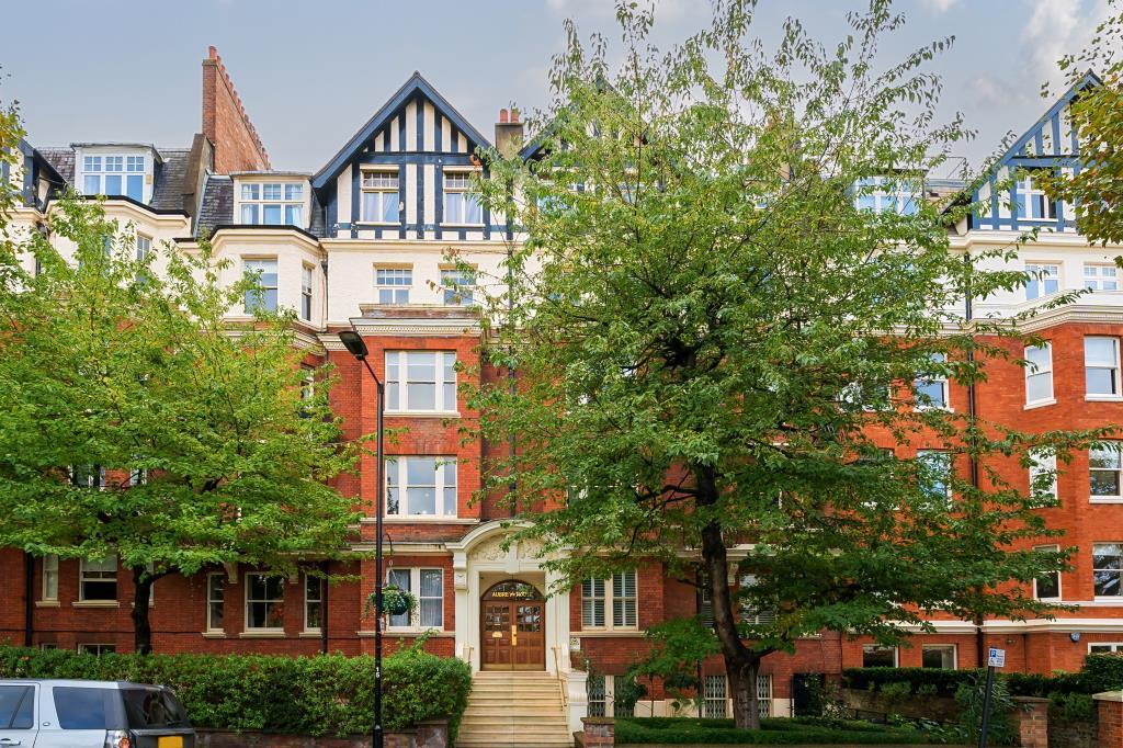 Aubrey House, 7 Maida Avenue, W2 1 bed apartment £2,900 pcm (£669 pw)
