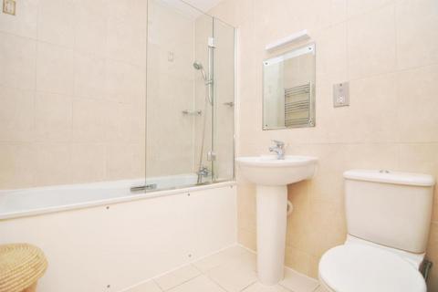 2 bedroom flat to rent, Grove End Road,  St Johns Wood,  NW8