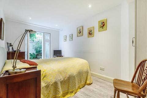 2 bedroom apartment to rent, Gloucester Walk,  Kensington,  W8