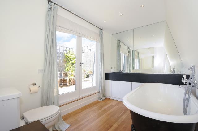 En-Suite Bathroom