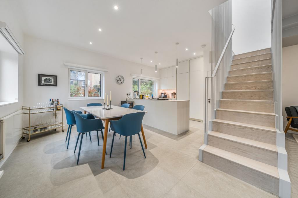 Kitchen/Dining Area