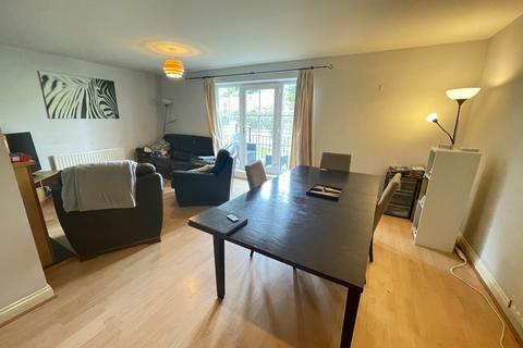 3 bedroom apartment to rent, Carisbrook Road, Leeds, West Yorkshire, LS16