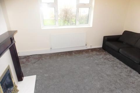 2 bedroom flat to rent - Knights Way, Chigwell IG6