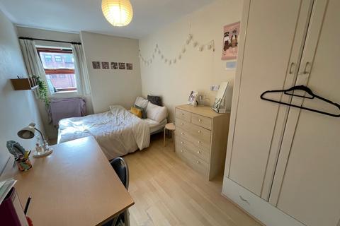 3 bedroom apartment to rent - Belle Vue Road, Leeds, West Yorkshire, LS3