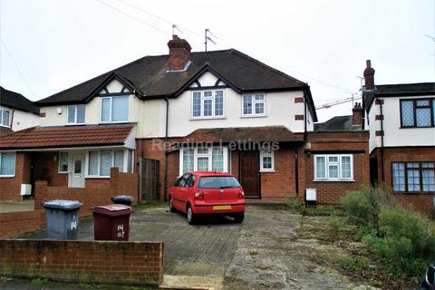 4 bedroom semi-detached house to rent, St. Peters Road, Reading