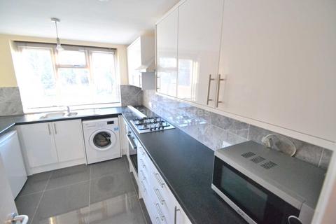 5 bedroom terraced house to rent, Palmer Park Avenue, Reading