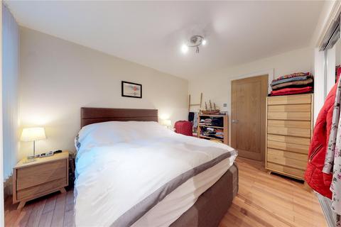 2 bedroom apartment to rent, St. George Wharf, London, SW8