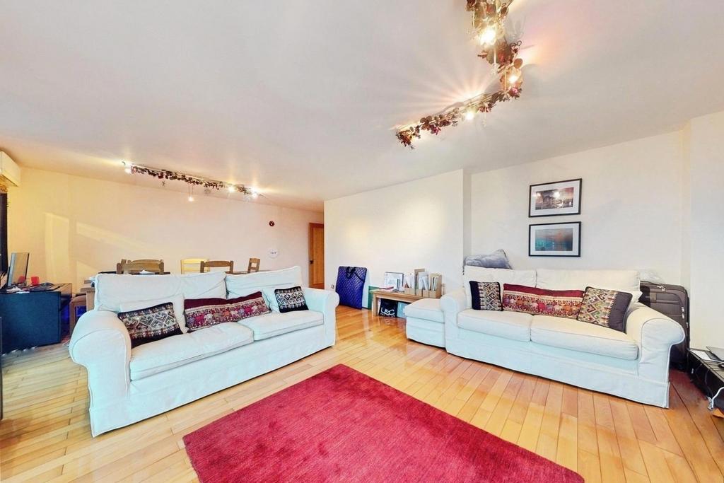 Apartment in London - View 5