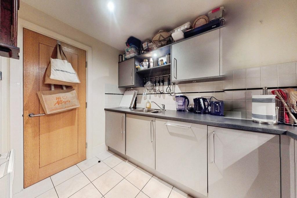 Apartment in London - More