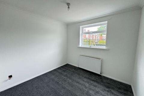2 bedroom flat to rent, Regent Court, Blyth, NE24 2LT