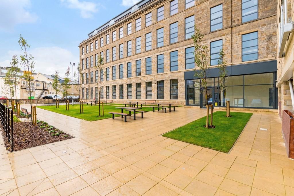 Horsforth Mill, Low Lane, Leeds 2 bed apartment £1,050 pcm (£242 pw)