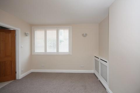 2 bedroom ground floor maisonette to rent, EASTWICK ROAD, BOOKHAM, KT23